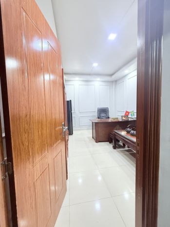 Bán nhà mặt tiền 60m2 5 tầng ngang gần 4m 7pn chdv tân hải 6730423
