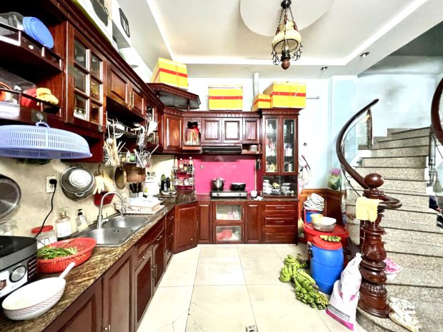 Chính chủ ngộp  nhà 62m², 4pn, hẻm 8m xe hơi  p.14 gò vấp 6730781