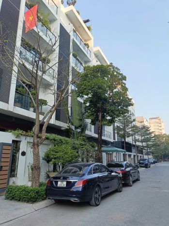 Nv vip hoàng quốc việt kéo dài 85m, 6 tầng thang máy, giá 6731038