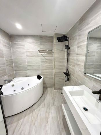 Bán nhà sài đồng 55m mt10m 7 tầng thang máy lô góc gara ô 6731122