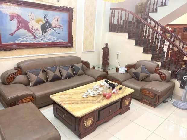 Bán nhà 4 tầng  68m2, ô tô đõ cửa ngô gia tự, long biên 6733831