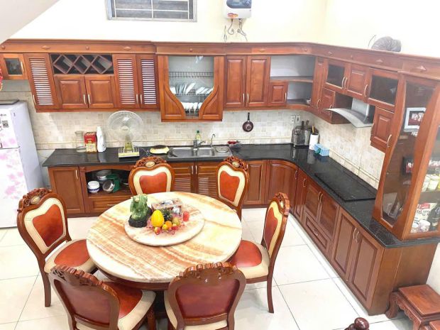 Bán nhà 4 tầng  68m2, ô tô đõ cửa ngô gia tự, long biên 6733833