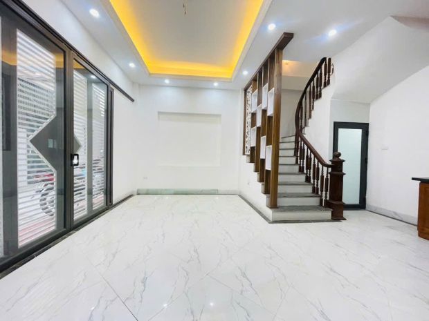 Bán nhà lĩnh nam xây mới 32m 5 tầng 4 phòng giá 4.93 tỷ sổ 6734883