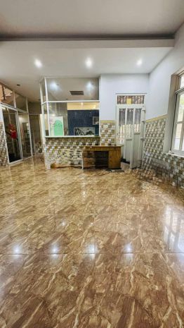 Bán biệt thự sân vườn 331 m2, 3 lầu , 8 pn , 
phong phú , 6734917