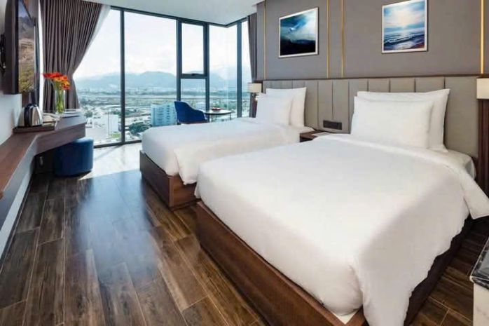 Cần chuyển nhượng khách sạn  với thiết kế siêu đẹp và hiện 6734979