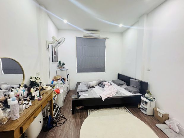 Bán nhà kim mã 2025m2. 4 tầng. mặt tiền 3.3m. giá 6.5 tỷ 6735302