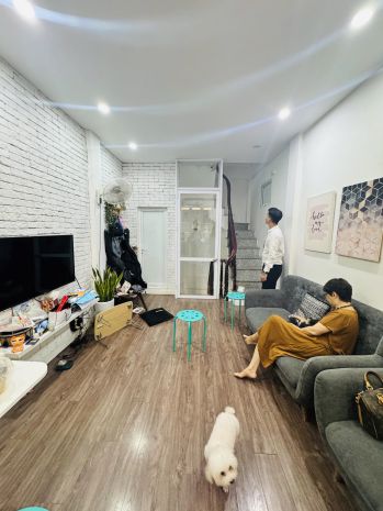 Bán nhà kim mã 2025m2. 4 tầng. mặt tiền 3.3m. giá 6.5 tỷ 6735303