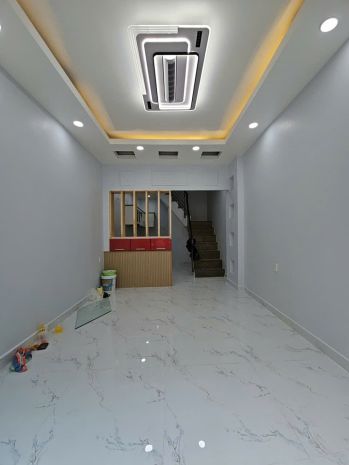 Sát mặt tiền hoàng diệu trung tâm q4 
có 6 tỷ 6735813