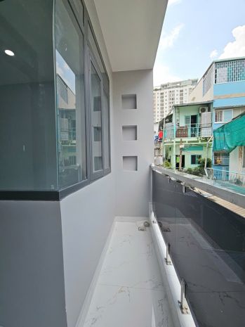 Sát mặt tiền hoàng diệu trung tâm q4 
có 6 tỷ 6735820