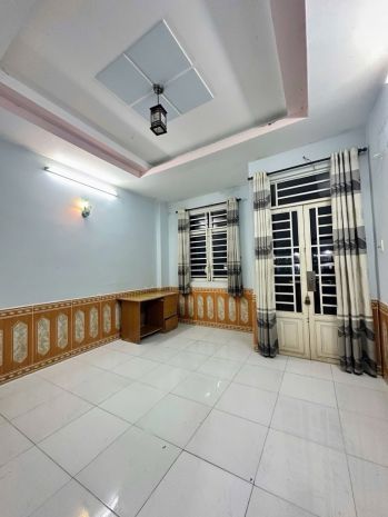 Hẻm thông - khu vip phú thọ hoà - tân phú - sát mặt 6735915