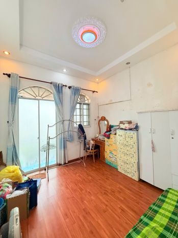 Tân bình khu sân bay, 35m2  2 tầng đúc thật 2pn, sổ a4 hoàn 6736258