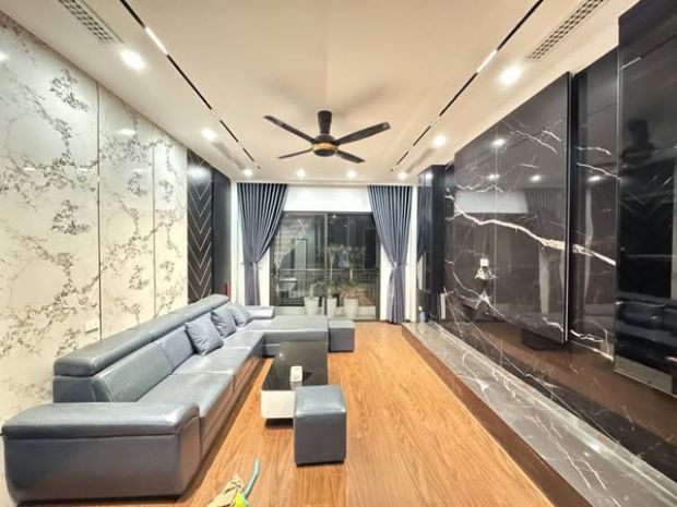 Nhà mới, nội thất đẹp : 6 tầng thang máy ô tô vào nhà -  lê 6736581