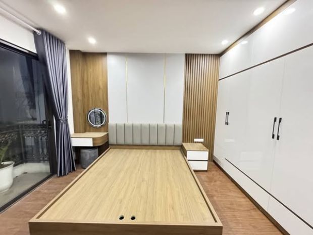 Nhà mới, nội thất đẹp : 6 tầng thang máy ô tô vào nhà -  lê 6736583