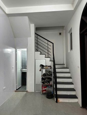 Cho thuê  nhà nguyên căn gốc đề  20m2x4 tầng, 2 ngủ, 3 wc, 6738031