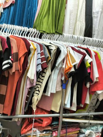 Cần chuyển nhượngsang sạp kinh doanh quần áo tại số 336 6739810