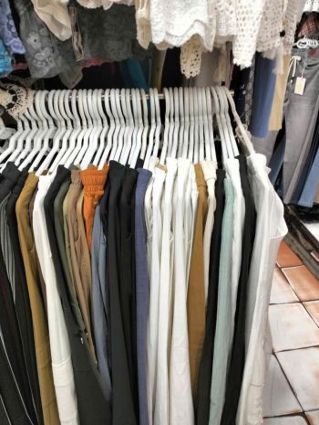 Cần chuyển nhượngsang sạp kinh doanh quần áo tại số 336 6739811