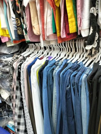 Cần chuyển nhượngsang sạp kinh doanh quần áo tại số 336 6739813