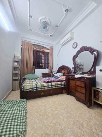 Nhà 5 tầng hẻm thông 4m đường tùng thiện vương p12.q8. giá 6741522
