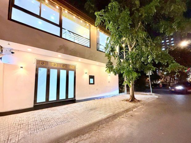 5.6 tỷ: mặt tiền quận 1 tân định hoàng sa- ngang 9m- căn 6742172