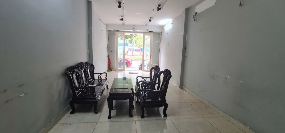 Cho thuê nhà mặt tiền lê thúc hoạch 80m²-đối diện trường 6742299