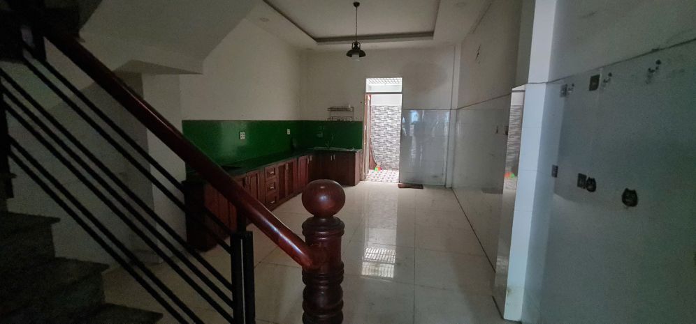 Cho thuê nhà mặt tiền lê thúc hoạch 80m²-đối diện trường 6742300