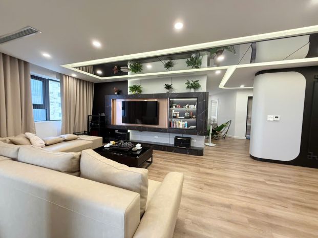 Bán căn hộ 165m2, lô góc 3 thoáng tầng cao 4pn,3wc nột thất 6742498