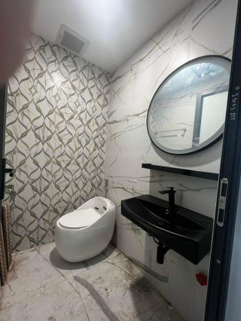 Cho thuê nhà hai mặt tiền,mới, 96m2_ 5t vỉa hè, nguyễn 6743139