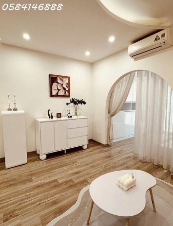 Bán căn hộ royal city ,  136m² , 3 pn , giá : 13 tỷ , lh 6747190