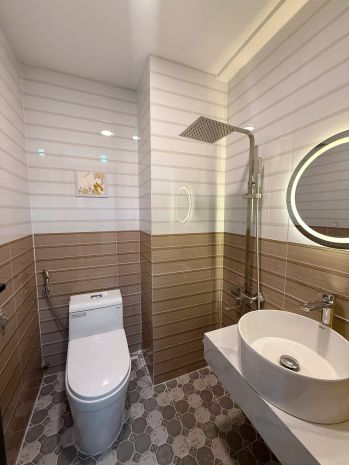 Nhà mới 6 tầng mặt tiền đường số kdc bình đăng, p6q8. giá 6748077