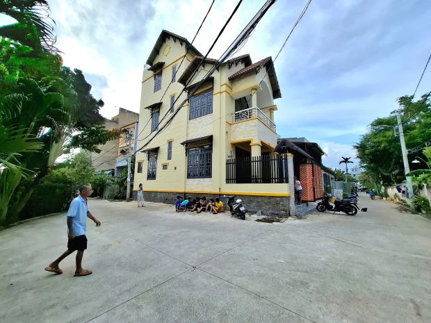 Biệt thự góc 2 mặt tiền đường huỳnh tấn phát  liền kề phú 6751794