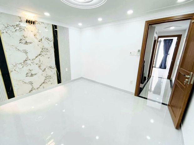 Bán nhà mới 3 tầng, hoàn công đủ, 43m², 6.9 tỷ, nguyễn văn 6752283