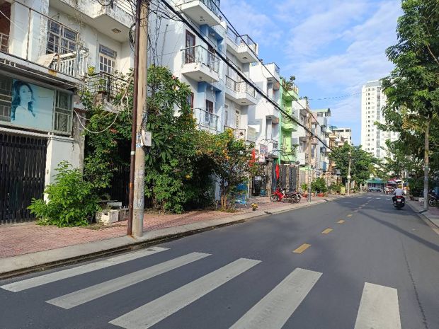 Mặt tiền kinh doanh phạm thế hiển 6x20 sổ riêng 4 tầng chỉ 6752458