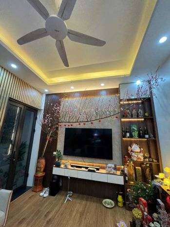 Cho thuê nhà nguyên căn ngõ 126 vĩnh hưng 42m2 x 4 tầng. 4 6752477
