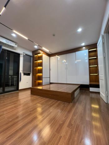 Siêu hiếm! nhà lô góc, mặt tiền rộng, trần thái tông 6753548