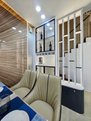 Nhà mới 3 tầng, vuông, 32m2  phan xích long pn 6755152