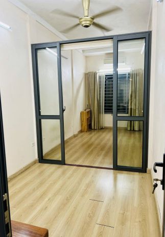Cho thuê nhà phố tôn đức thắng, 4 tầng x 33m2, 4 ngủ, 3 vệ 6755824