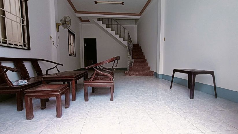 :nhà 7 triệu 3 phòng ngủ có sân đậu ô tô gần bệnh viện phụ 6755896