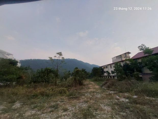 Đất sóc sơn 2700m2, mt50m, mp, kd, 54 tỷ, full thổ cư. tl35. 6757621
