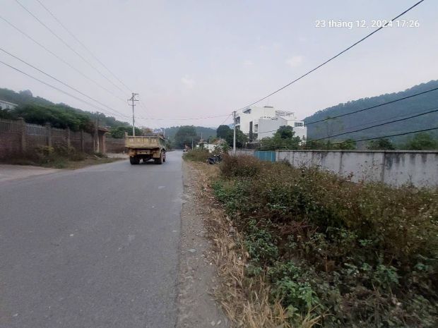 Đất sóc sơn 2700m2, mt50m, mp, kd, 54 tỷ, full thổ cư. tl35. 6757623