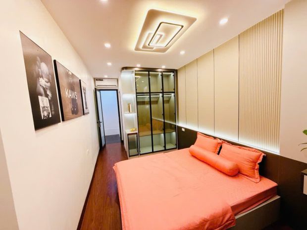 Bán nhà mặt phố hoàng văn thái  30m²x 2 tầng  kinh doanh 6760084