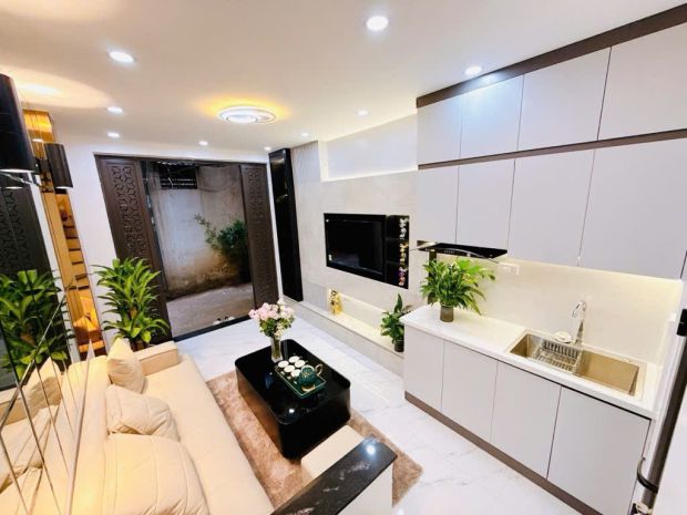 Bán nhà mặt phố hoàng văn thái  30m²x 2 tầng  kinh doanh 6760085