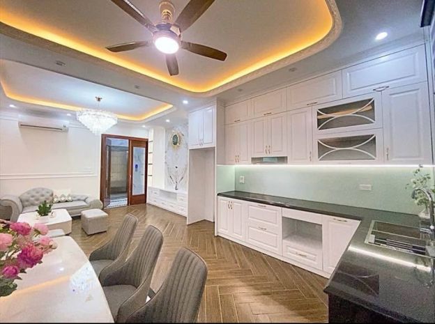 Hiếm bán nhà - 55m, 7 tầng trung tâm nguyễn văn cừ, đi bộ 6761396
