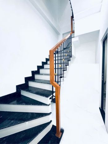 18 triệu: thuê nguyên căn mới xây quận 4- mặt tiền đường 6762289