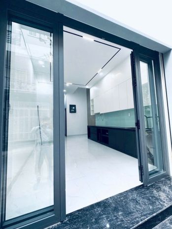18 triệu: thuê nguyên căn mới xây quận 4- mặt tiền đường 6762290