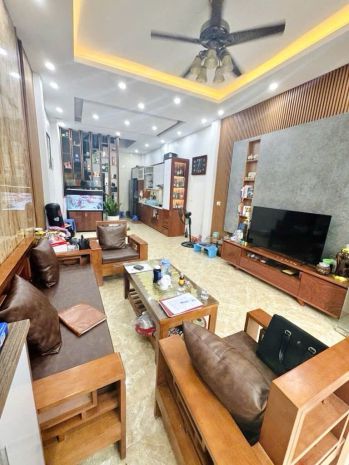 Nhà lạc thị- ô tô tải đỗ cửa- ngõ thông,-gần sát 6762434