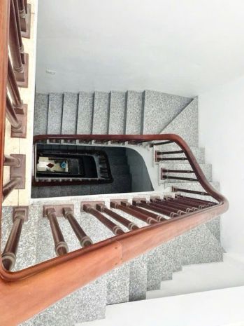 Nhà lạc thị- ô tô tải đỗ cửa- ngõ thông,-gần sát 6762437