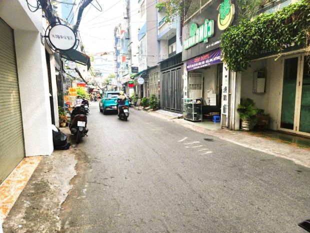 Nh.à nguyễn thị tần  q8  1t2l btct  hẻm 10m kd đỉnh 6762785
