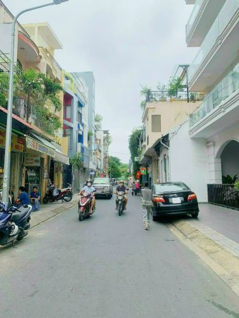 Chính chủ bán mặt tiền huỳnh khương ninh, p. đa kao, q.1: 6763975