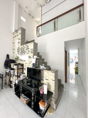 Bán gấp nhà 2 tầng hxh hiệp bình chánh  gần phạm văn đồng 6765124