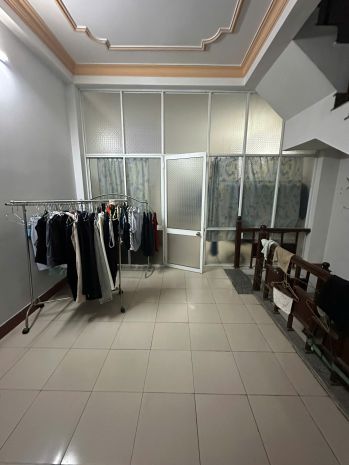 Cho thuê nhà 3 tầng, 100m2, 4pn+ nội thất- mặt tiền 6765260